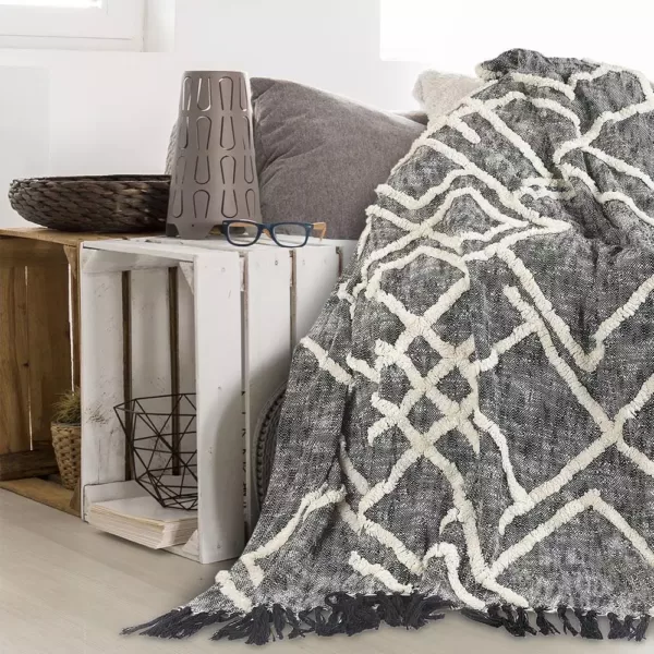 LR Home Contemporary Black / White Cotton Over Tufted Geometric Throw Blanket