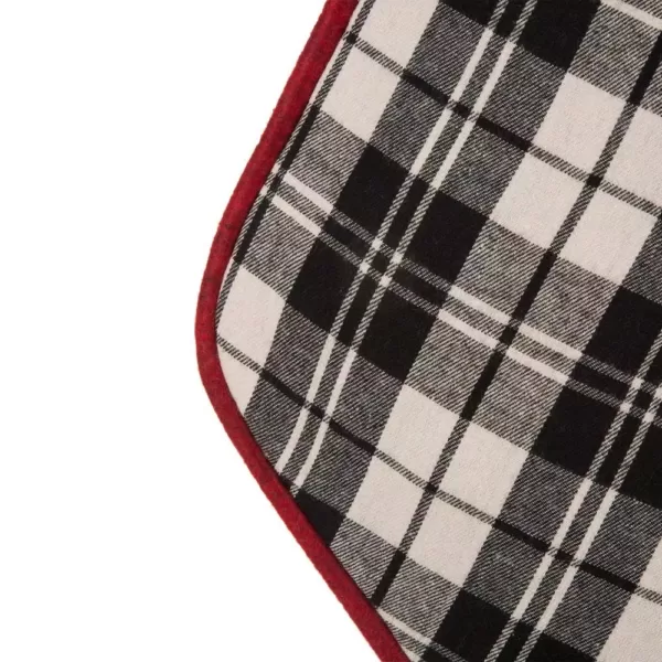 Glitzhome 20 in. Black and White Cotton/Spandex Plaid Fabric Cotton Christmas Stocking Decoration (2-Pack)