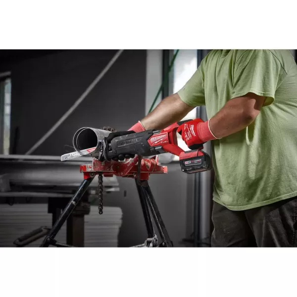 Milwaukee M18 FUEL 18-Volt Lithium-Ion Brushless Cordless SAWZALL Reciprocating Saw Kit W/one 5.0 Ah Batteries, Charger and Case